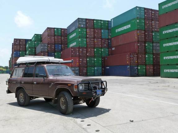 O companheiro de viagem da Fiona, no porto de Colón, no Panamá